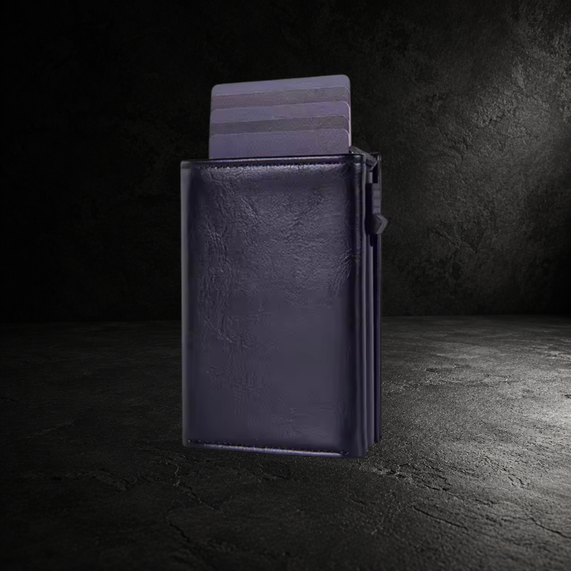VAULTEN Slim Wallet Schwarz Vorderansicht mit Aluminium Karten Popup Mechanismus